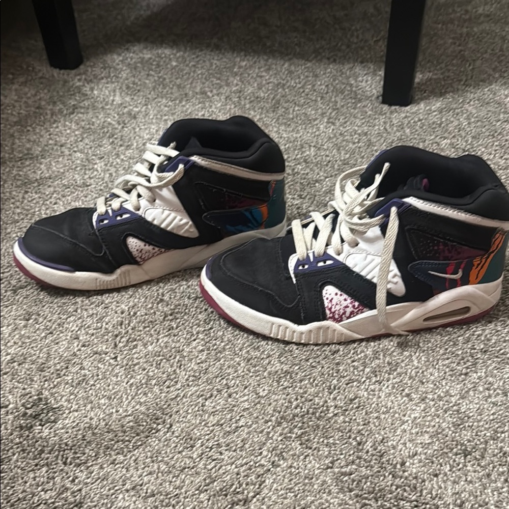 Nike Air Tech Challenge 4